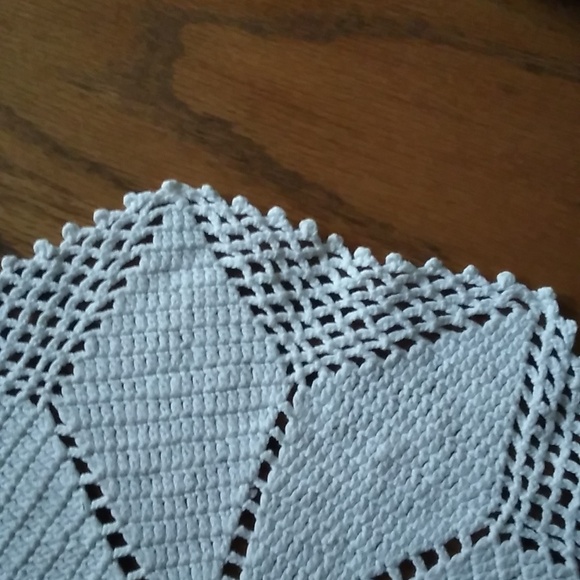 Vintage hand crocheted doily.  Approx 10 inches. - Picture 8 of 8
